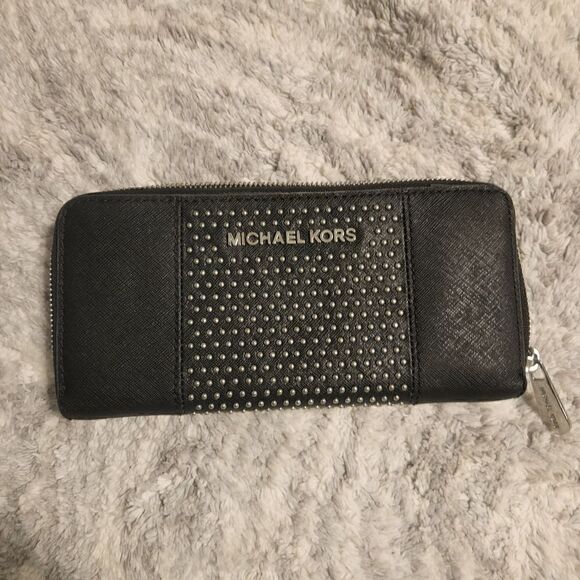 Michael Kors black wallet  - Picture 1 of 8
